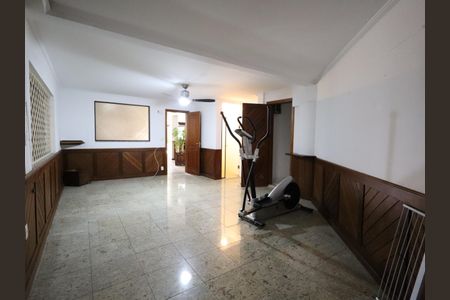 Casa para alugar com 1000m², 4 quartos e 8 vagasÁrea comum - Academia