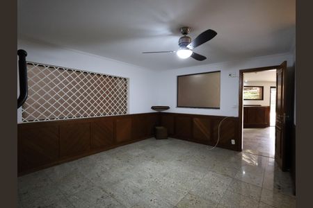 Casa para alugar com 1000m², 4 quartos e 8 vagasÁrea comum - Academia