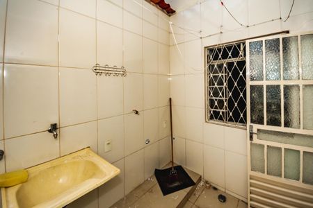 Casa à venda com 110m², 5 quartos e 1 vagaÁrea de Serviço