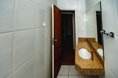 Casa à venda com 110m², 5 quartos e 1 vagaBanheiro da Suíte 2