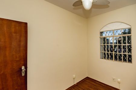 Casa à venda com 110m², 5 quartos e 1 vagaQuarto 2