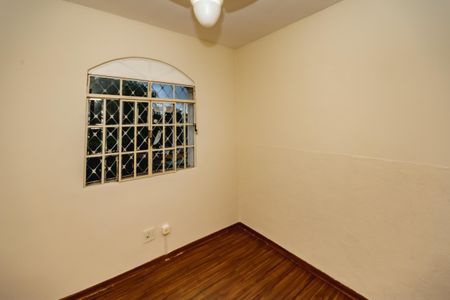 Casa à venda com 110m², 5 quartos e 1 vagaQuarto 2