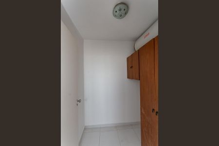 Apartamento à venda com 71m², 2 quartos e 1 vagaÁrea de Serviço