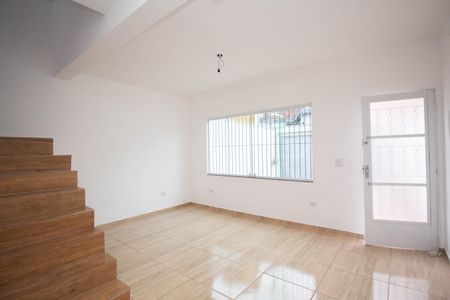 Sala de casa para alugar com 2 quartos, 75m² em Vila São Vicente, São Paulo