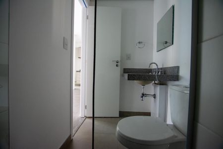 Apartamento à venda com 62m², 2 quartos e 1 vaga Apartamento à venda com 62m², 2 quartos e 1 vagaBanheiro da Suíte