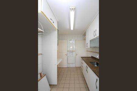 Apartamento para alugar com 96m², 3 quartos e 2 vagas Apartamento para alugar com 96m², 3 quartos e 2 vagasCozinha