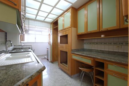 Apartamento à venda com 99m², 3 quartos e 1 vagaCozinha