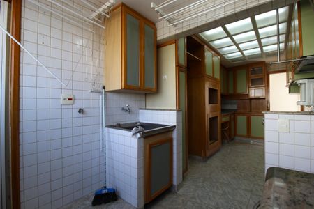 Apartamento à venda com 99m², 3 quartos e 1 vagaÁrea de Serviço