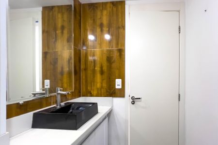 Banheiro de apartamento para alugar com 1 quarto, 24m² em Sé, São Paulo