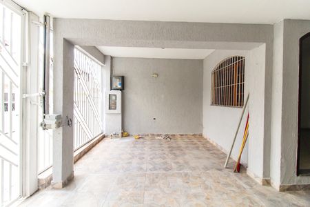 Casa à venda com 120m², 4 quartos e 2 vagas Casa à venda com 120m², 4 quartos e 2 vagasGaragem