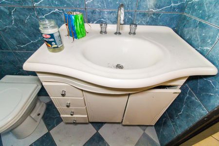 Casa à venda com 120m², 4 quartos e 2 vagas Casa à venda com 120m², 4 quartos e 2 vagasBanheiro 2