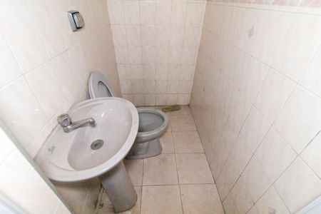 Casa à venda com 120m², 4 quartos e 2 vagas Casa à venda com 120m², 4 quartos e 2 vagasLavabo