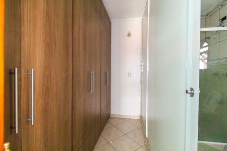 Casa à venda com 120m², 4 quartos e 2 vagas Casa à venda com 120m², 4 quartos e 2 vagasCloset da Suíte