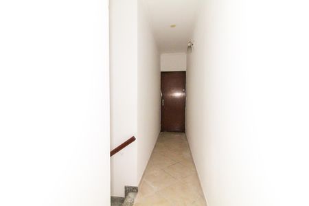 Casa à venda com 120m², 4 quartos e 2 vagas Casa à venda com 120m², 4 quartos e 2 vagasCorredor