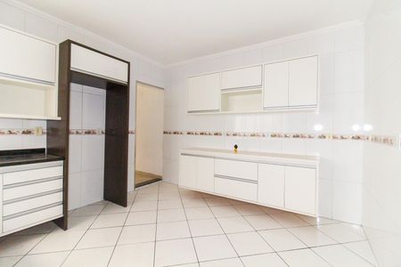 Casa à venda com 120m², 4 quartos e 2 vagas Casa à venda com 120m², 4 quartos e 2 vagasCozinha