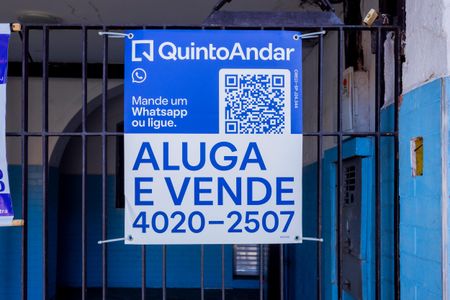 Placa QuintoAndar de casa para alugar com 3 quartos, 199m² em Cidade Dutra, São Paulo