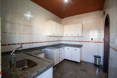 Apartamento para alugar com 183m², 3 quartos e 2 vagas Apartamento para alugar com 183m², 3 quartos e 2 vagasCozinha