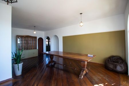 Apartamento para alugar com 183m², 3 quartos e 2 vagas Apartamento para alugar com 183m², 3 quartos e 2 vagasSala