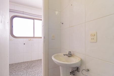 Apartamento à venda com 130m², 3 quartos e 2 vagasBanheiro de Serviço