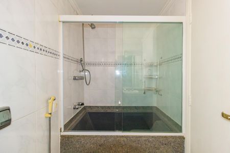 Apartamento à venda com 130m², 3 quartos e 2 vagasBanheiro da Suíte