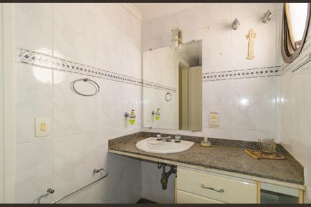 Apartamento à venda com 130m², 3 quartos e 2 vagasBanheiro da Suíte