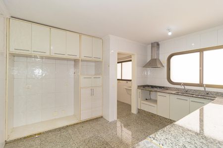 Apartamento à venda com 130m², 3 quartos e 2 vagasCozinha