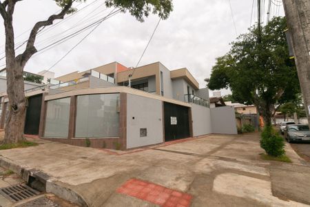 Casa à venda com 183m², 3 quartos e 1 vaga Casa à venda com 183m², 3 quartos e 1 vagaFachada