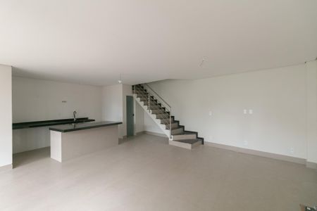 Casa à venda com 183m², 3 quartos e 1 vaga Casa à venda com 183m², 3 quartos e 1 vagaSala/cozinha