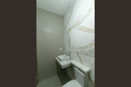 Casa à venda com 183m², 3 quartos e 1 vaga Casa à venda com 183m², 3 quartos e 1 vagaBanheiro da Suíte 2