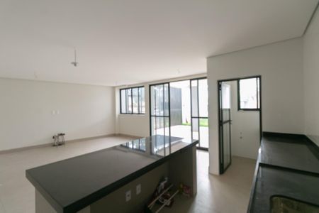 Casa à venda com 183m², 3 quartos e 1 vaga Casa à venda com 183m², 3 quartos e 1 vagaSala/cozinha