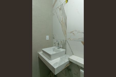 Casa à venda com 183m², 3 quartos e 1 vaga Casa à venda com 183m², 3 quartos e 1 vagaBanheiro da Suíte 2