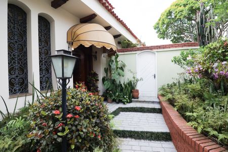 Casa à venda com 470m², 2 quartos e 7 vagasEntrada