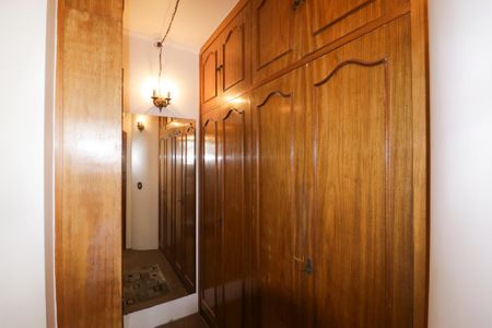 Casa à venda com 470m², 2 quartos e 7 vagasCloset da Suíte 2