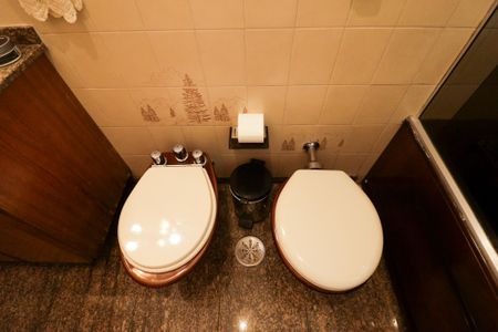 Casa à venda com 470m², 2 quartos e 7 vagasBanheiro 1