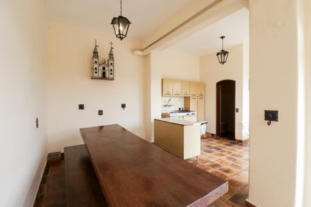 Casa à venda com 470m², 2 quartos e 7 vagasChurrasqueira