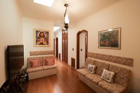 Casa à venda com 470m², 2 quartos e 7 vagasHall dos Quartos