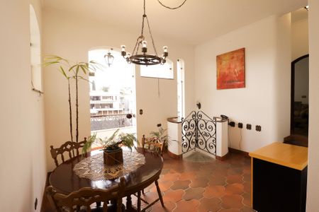 Casa à venda com 470m², 2 quartos e 7 vagasÁrea comum