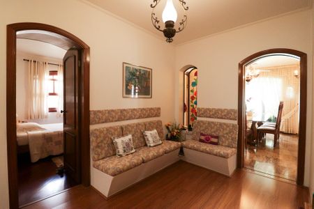 Casa à venda com 470m², 2 quartos e 7 vagasHall dos Quartos