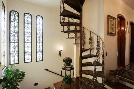 Casa à venda com 470m², 2 quartos e 7 vagasEntrada