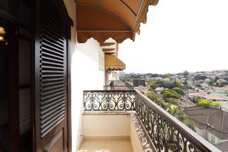 Casa à venda com 470m², 2 quartos e 7 vagasVaranda da Suíte 2