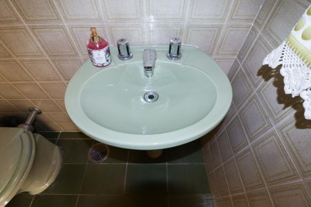 Casa à venda com 470m², 2 quartos e 7 vagasBanheiro da Piscina