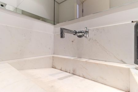 Apartamento à venda com 300m², 4 quartos e 3 vagas Apartamento à venda com 300m², 4 quartos e 3 vagasLavabo