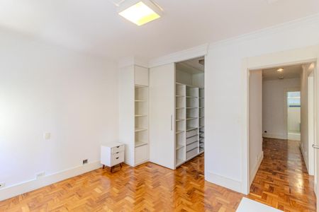 Apartamento à venda com 300m², 4 quartos e 3 vagas Apartamento à venda com 300m², 4 quartos e 3 vagasQuarto 2