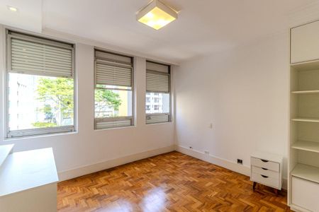 Apartamento à venda com 300m², 4 quartos e 3 vagas Apartamento à venda com 300m², 4 quartos e 3 vagasQuarto 2
