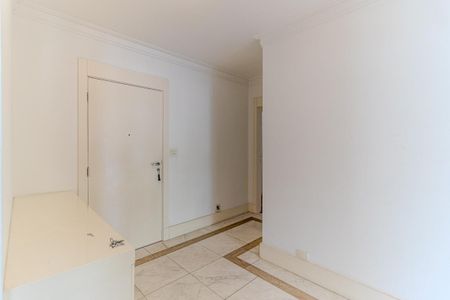 Apartamento à venda com 300m², 4 quartos e 3 vagas Apartamento à venda com 300m², 4 quartos e 3 vagasCorredor