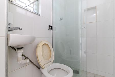 Apartamento à venda com 300m², 4 quartos e 3 vagas Apartamento à venda com 300m², 4 quartos e 3 vagasBanheiro de Serviço