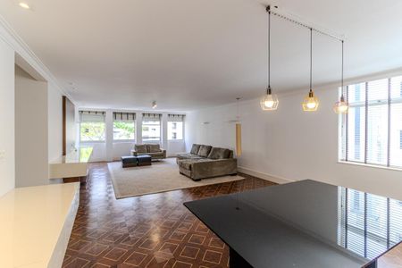 Apartamento à venda com 300m², 4 quartos e 3 vagas Apartamento à venda com 300m², 4 quartos e 3 vagasSala