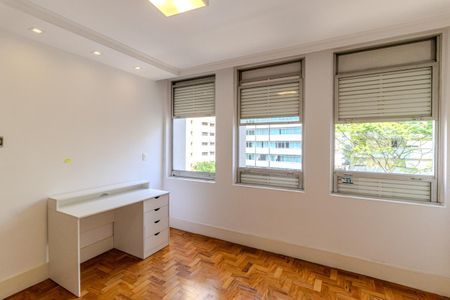 Apartamento à venda com 300m², 4 quartos e 3 vagas Apartamento à venda com 300m², 4 quartos e 3 vagasQuarto 2