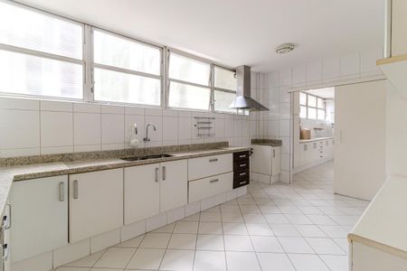 Apartamento à venda com 300m², 4 quartos e 3 vagas Apartamento à venda com 300m², 4 quartos e 3 vagasCozinha