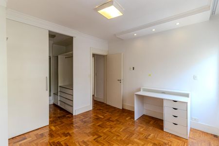 Apartamento à venda com 300m², 4 quartos e 3 vagas Apartamento à venda com 300m², 4 quartos e 3 vagasQuarto 2